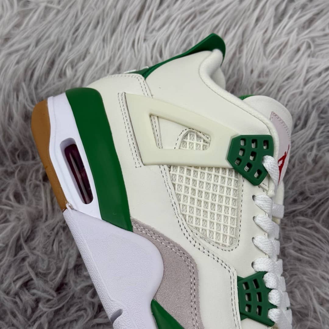 Nike Air Jordan 4 Retro SB Pine Green