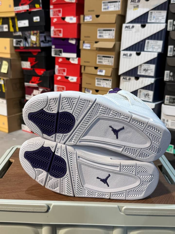 Nike Air Jordan 4 Retro "Metallic Purple,"
