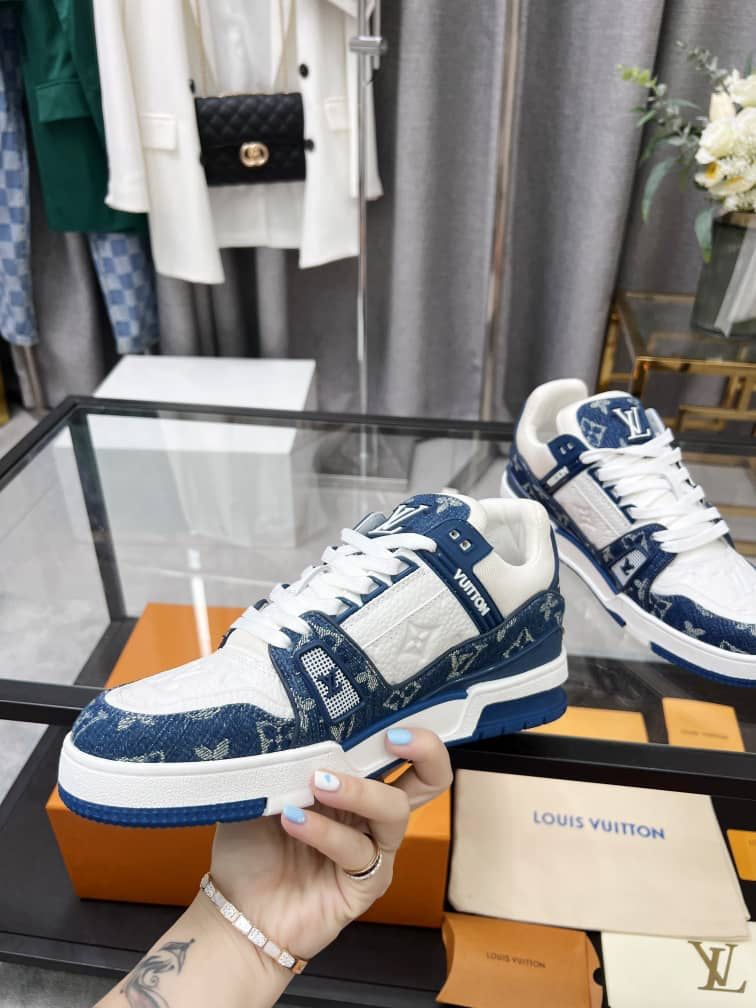 LV Trainer Black Sneaker for Men | LOUIS VUITTON