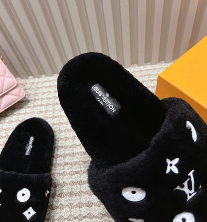 Louis Vuitton Pool Pillow Comfort Mule