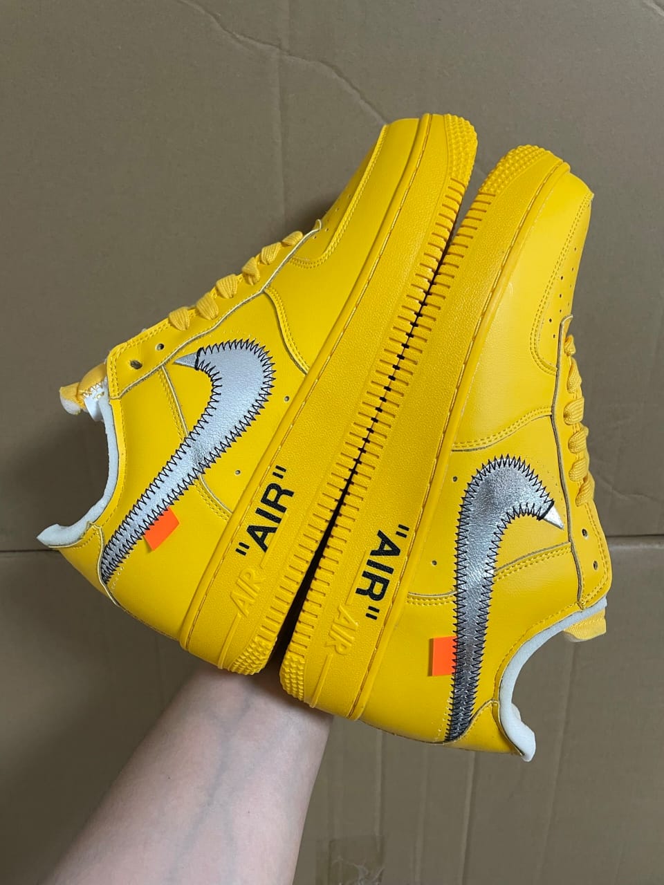 Nike Air Force 1 Low Off-White University Gold Metallic Silver
